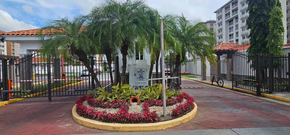 Paisajismo de entrada de comunidad